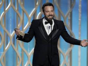 affleck-onstage-4_3_r536_c534